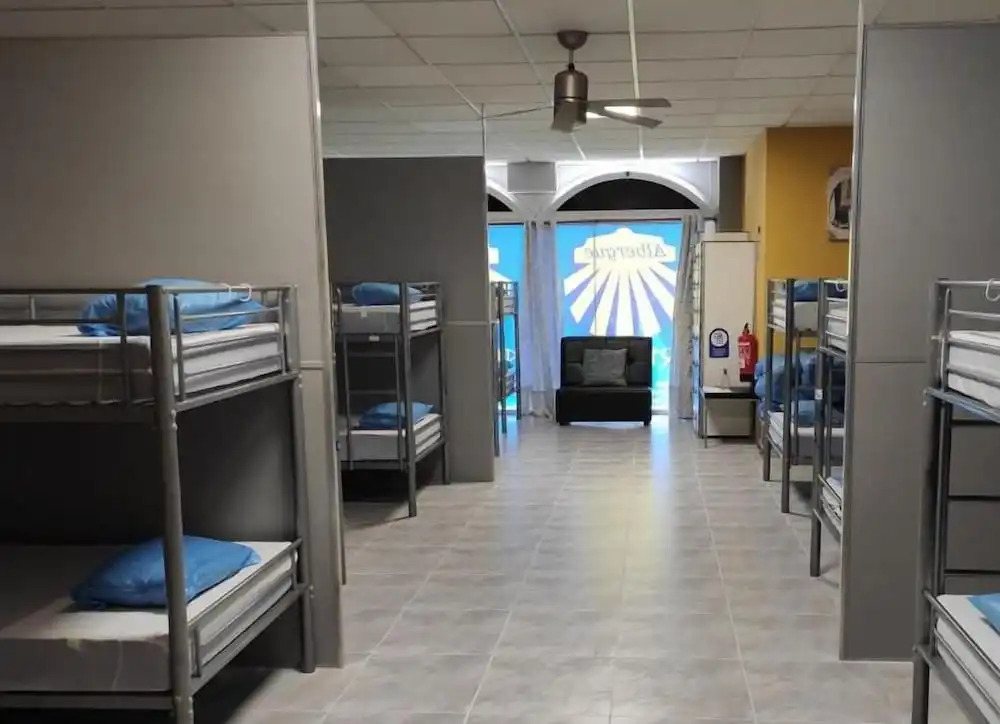 Albergue Arraigos - Hostel