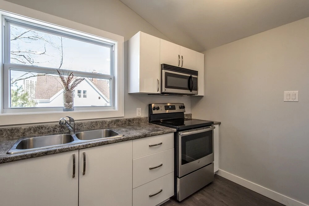 Spacious DAL & Downtown Apartments