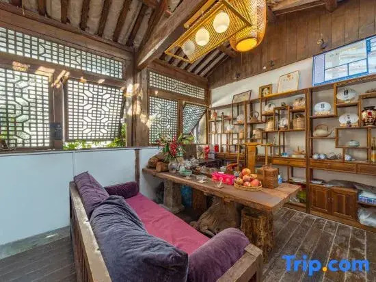 He Xia · Fan Chen Lotus |  Mu Qin Naxi Courtyard Boutique Hotel (Lijiang Ancient City Branch)