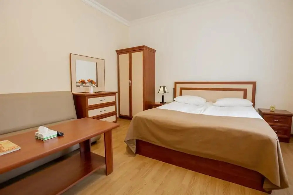 Red Hotel