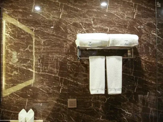 Huanuo Xinjinglun International Hotel