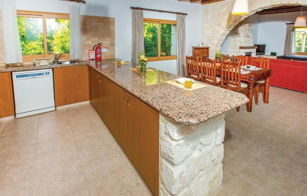 Nice Home in Miliou-paphos With Wifi and 3 Bedrooms