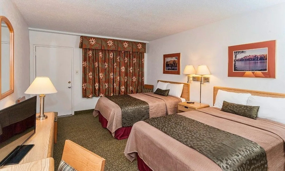 Voyageur Lakewalk Inn