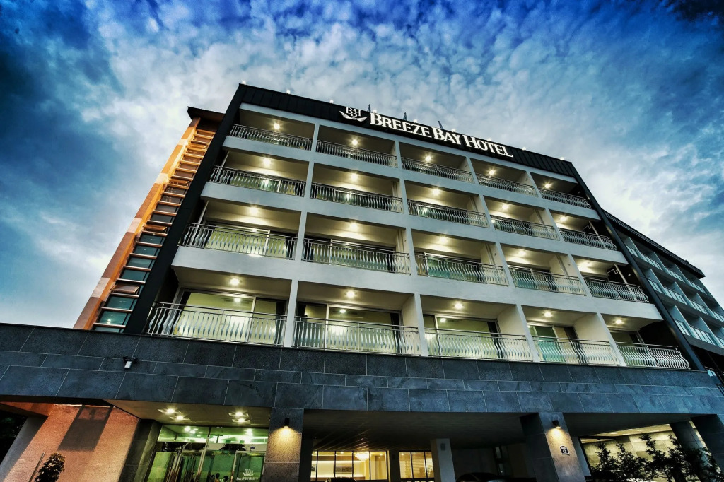 Breeze Bay Hotel