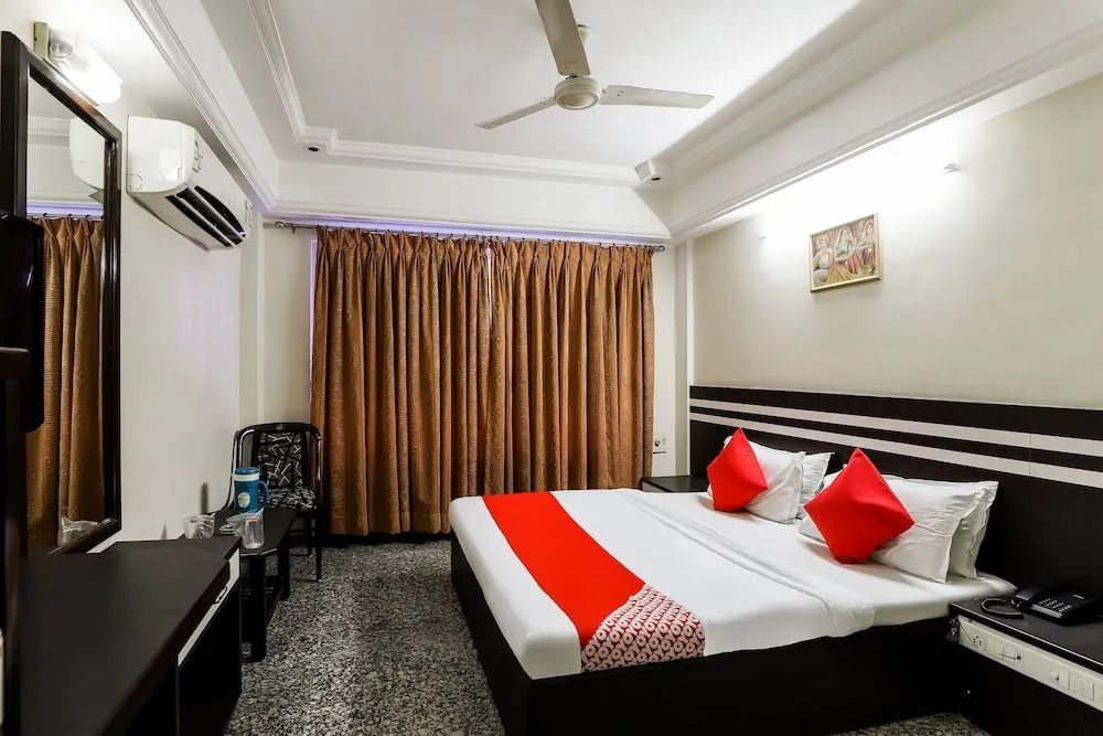 Oyo 26315 Hotel Alpha