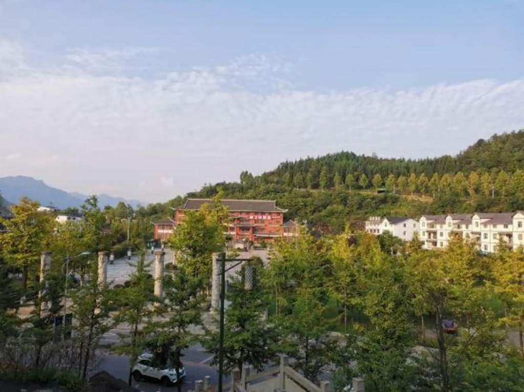 Erzhian Hotel Xiannv Mountain