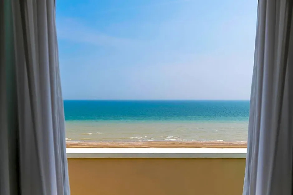 Hotel Adlon - FRONTE MARE