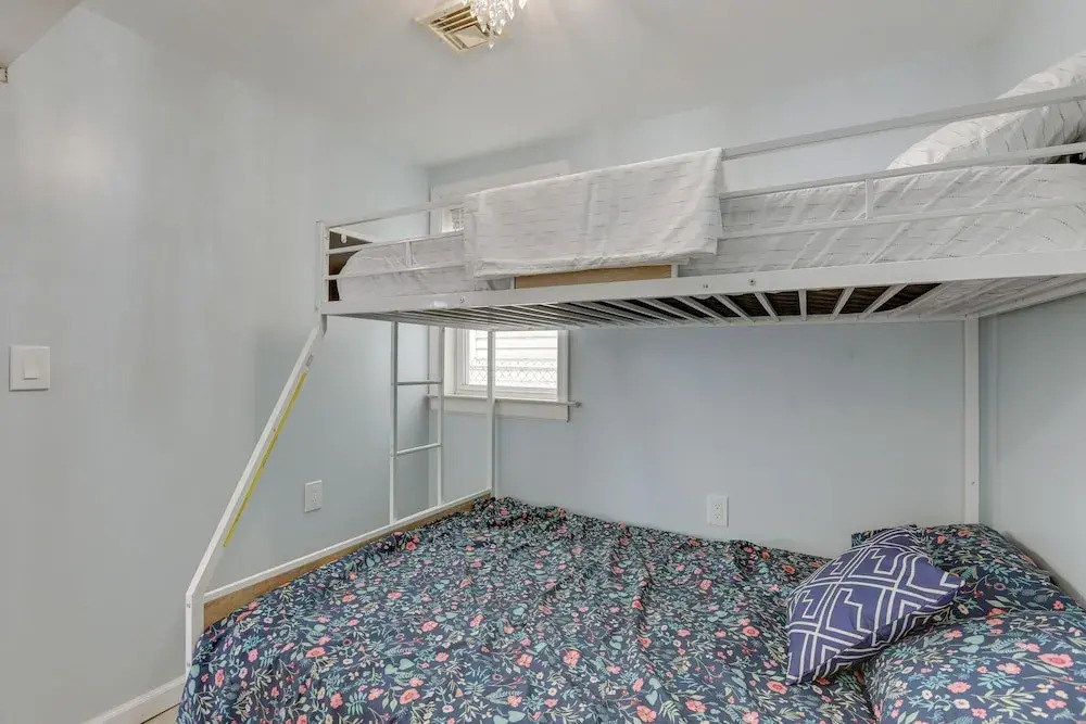 Lovely Abode: Walk to Seaside Heights Boardwalk!