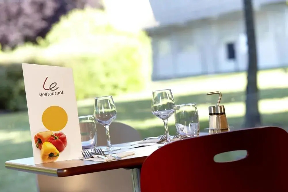 Hôtel Restaurant Campanile Issoudun