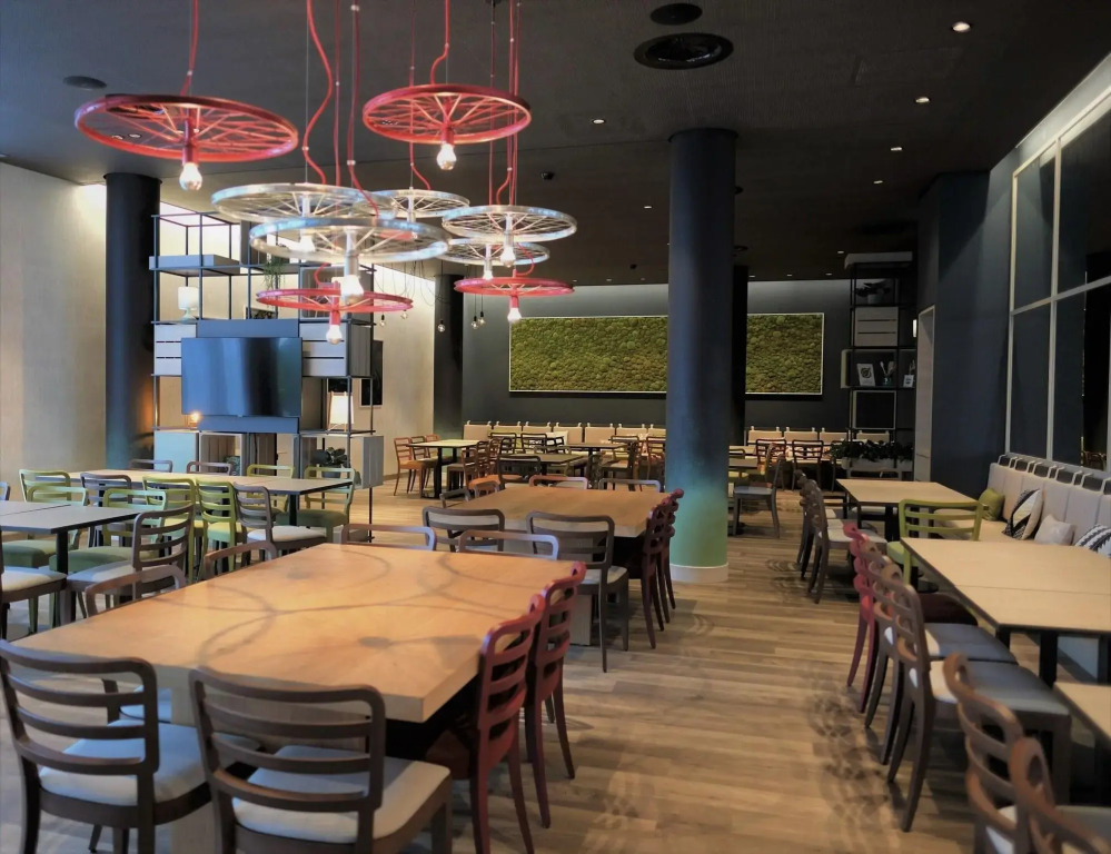 IntercityHotel Amsterdam Schiphol Airport
