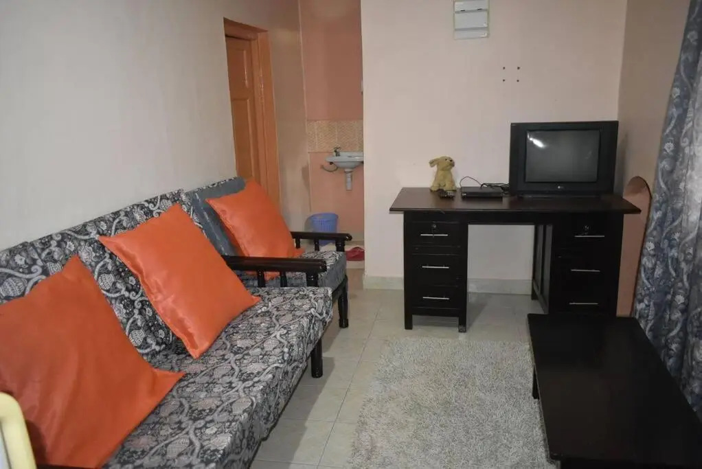A peaceful and lovely 1 bedroom vacation Dina's little home