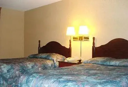 Town House Inn and Suites