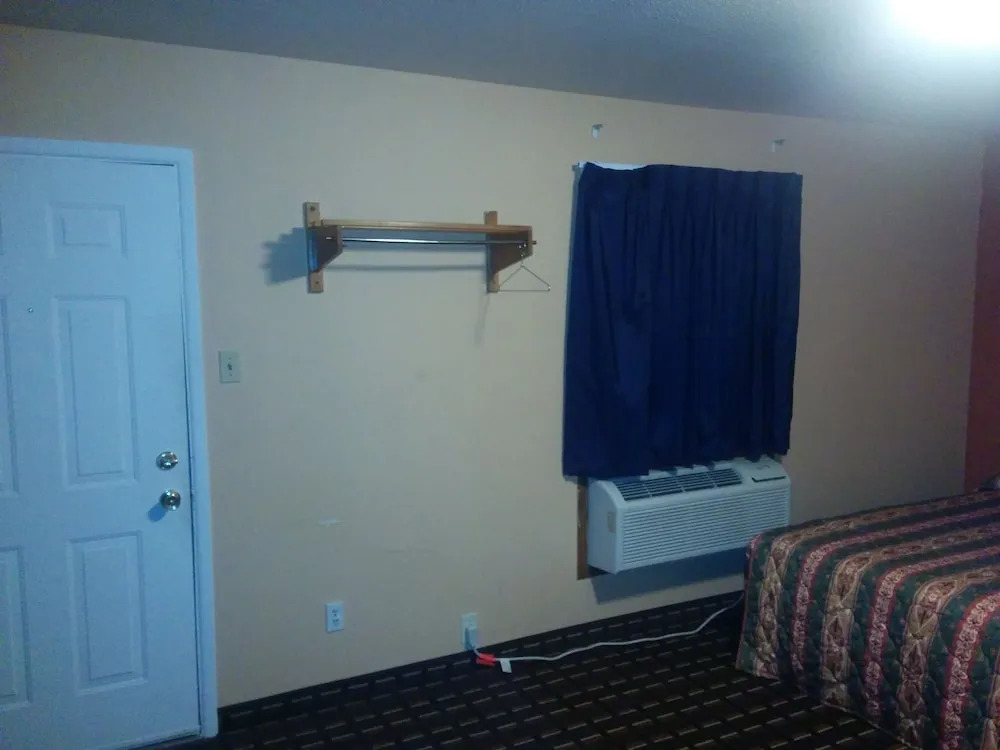 Budget Host Motel Gainesville