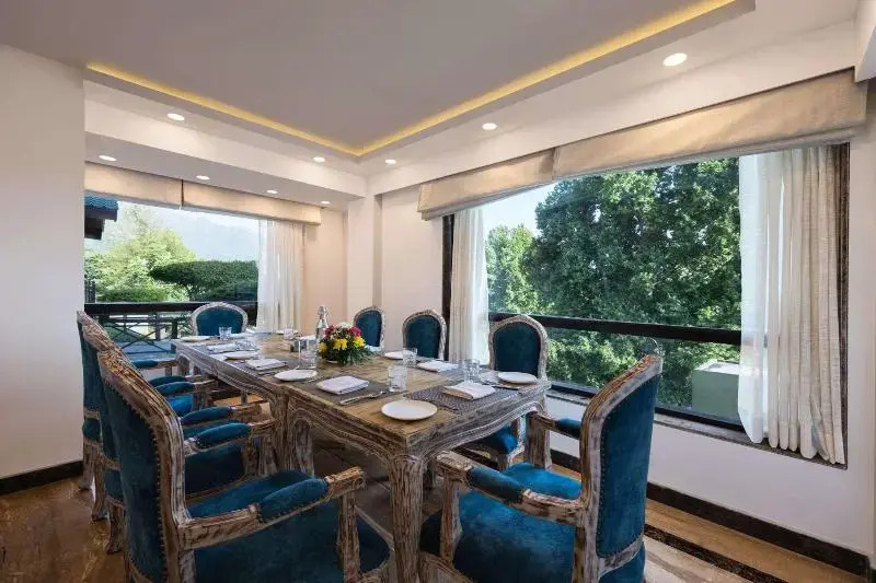 R K Sarovar Portico Hotel