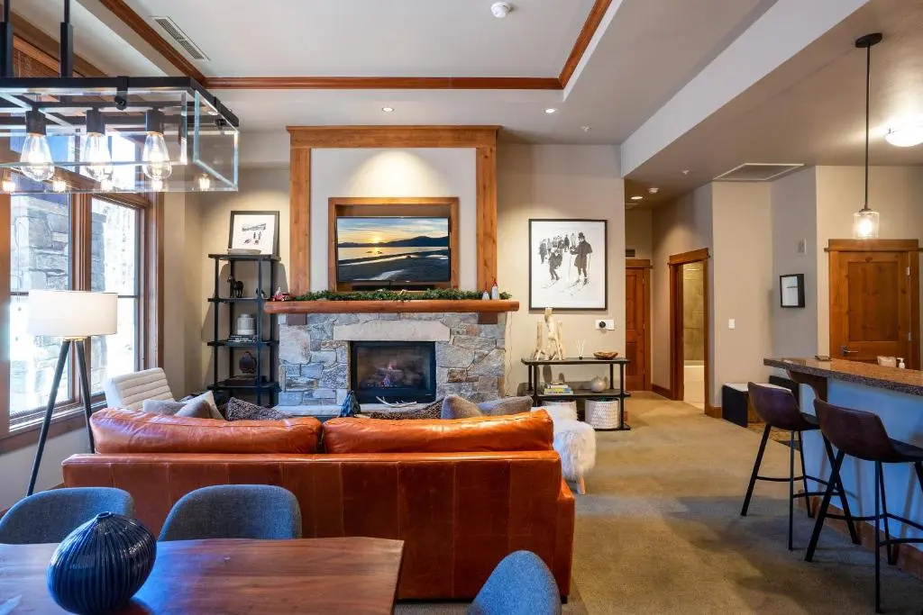 New Listing in the Heart of the Village at Northstar! Iron Horse South 106