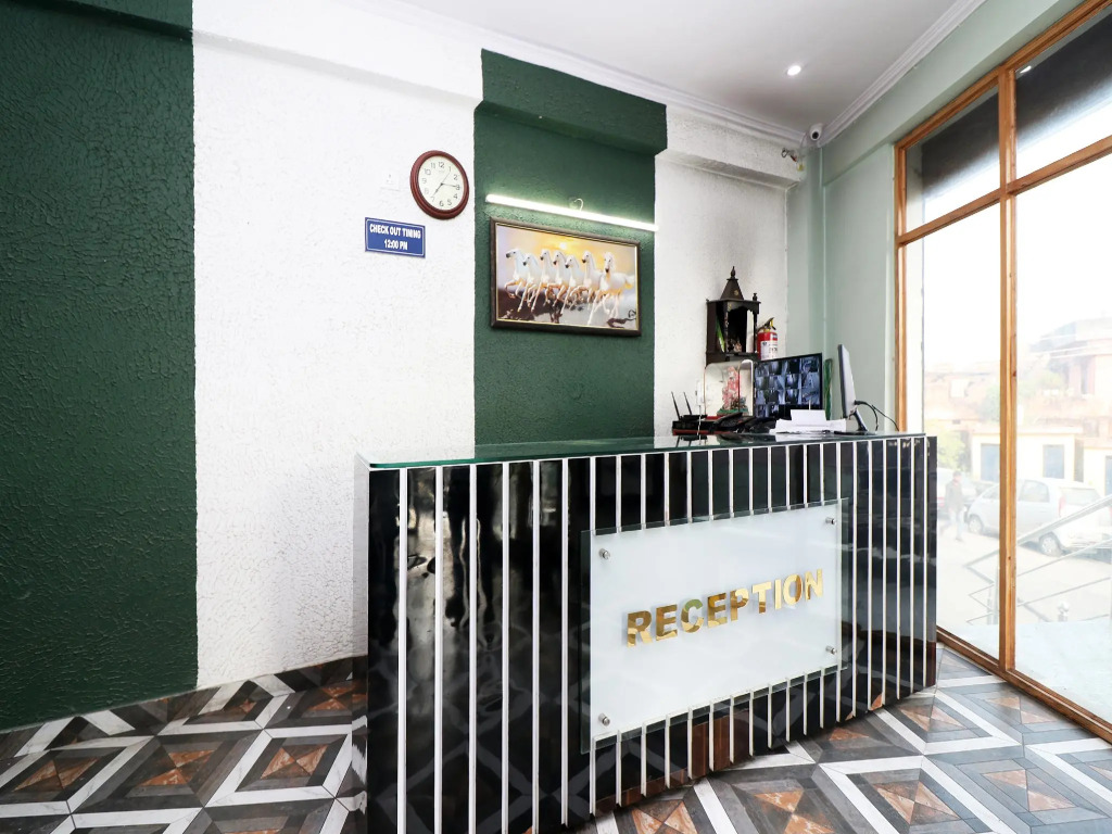 OYO 19123 Sunshine Guest House