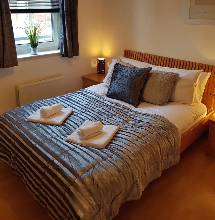 Executive Open Plan Apartment in Leith