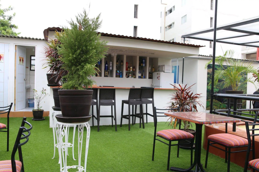 Hostal Alpes Lima