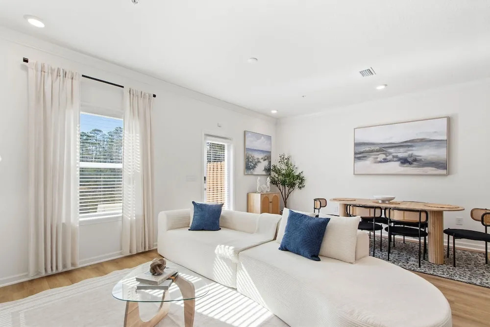 New Sleeps 7 Beach Fun Dining Palmaway