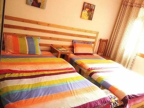 Fenghuang Liunian'erban Inn