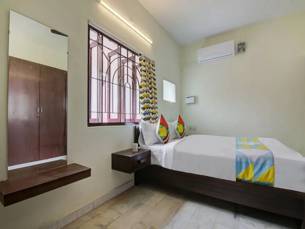 OYO 15221 Home Elegant 2BHK Near Anna Nagar