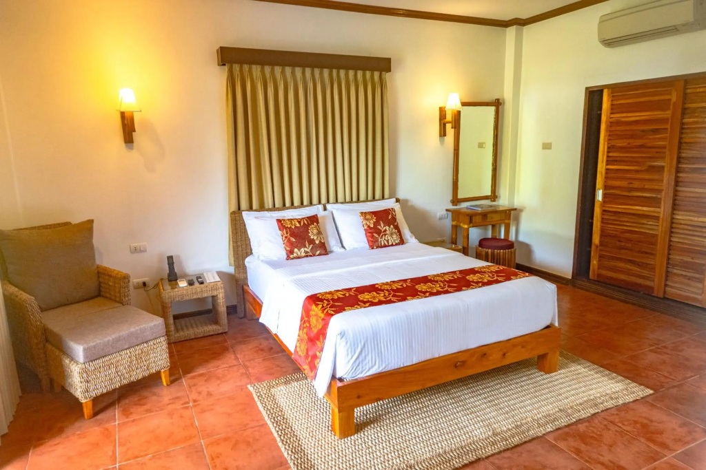 Pura Vida Beach & Dive Resort