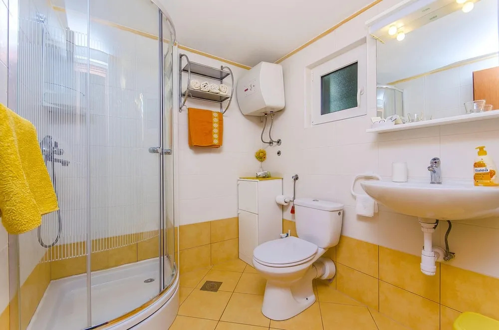 House With one Bedroom in Stari Grad, With Enclosed Garden and Wifi -