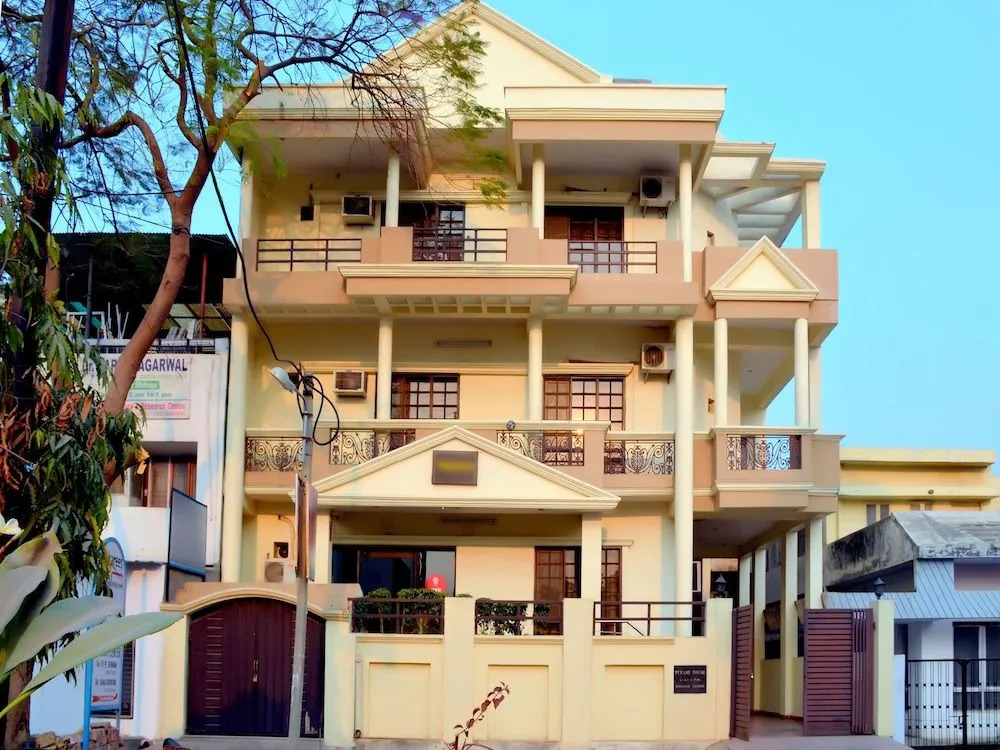 OYO 3523 Tekarees Inn Mahanagar