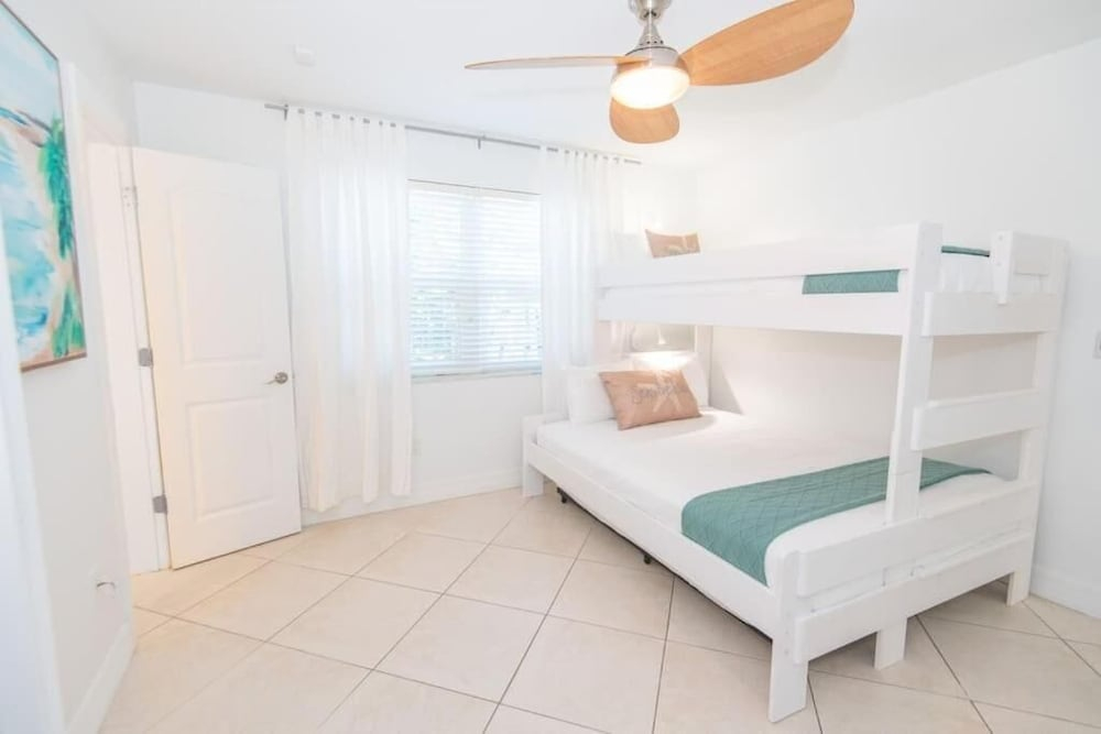 Hutchinson Island Beach Retreat | Pets Welcome