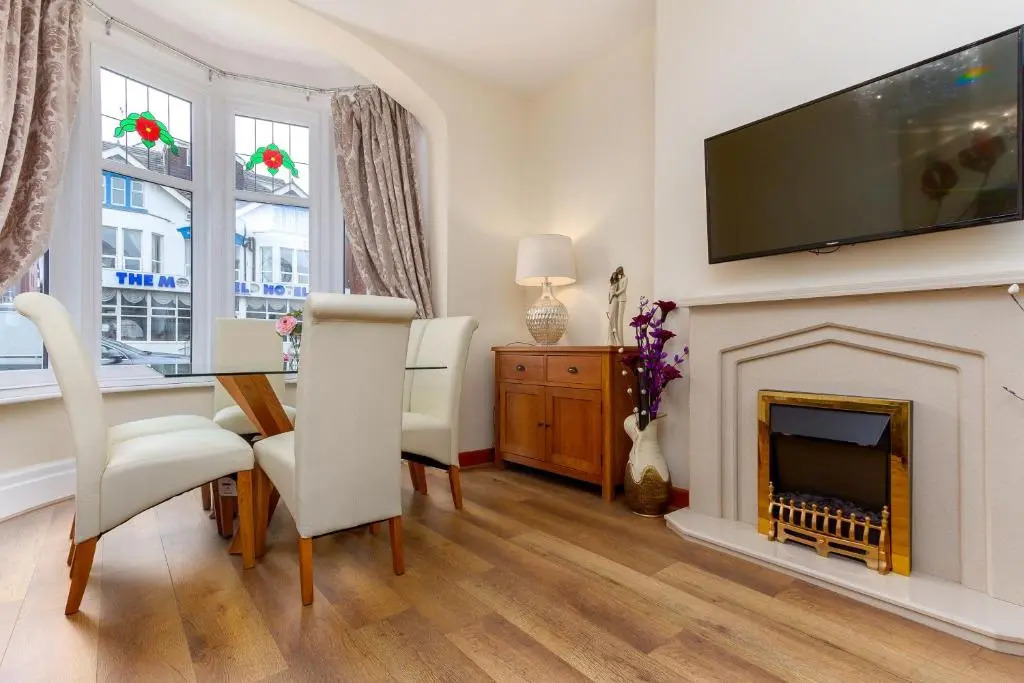 Beachcliffe Lodge Apartments