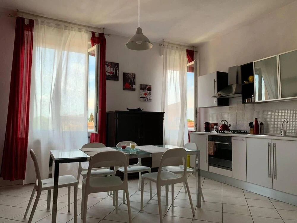 Inviting 2-bed Apartment in Parma Free Parking