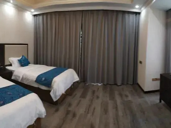 Chunshen Hotel(Tan Xinpei Metro Station, Jiangxia District Government, Wuhan)