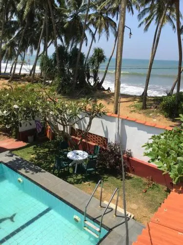 Petter's Beach Inn