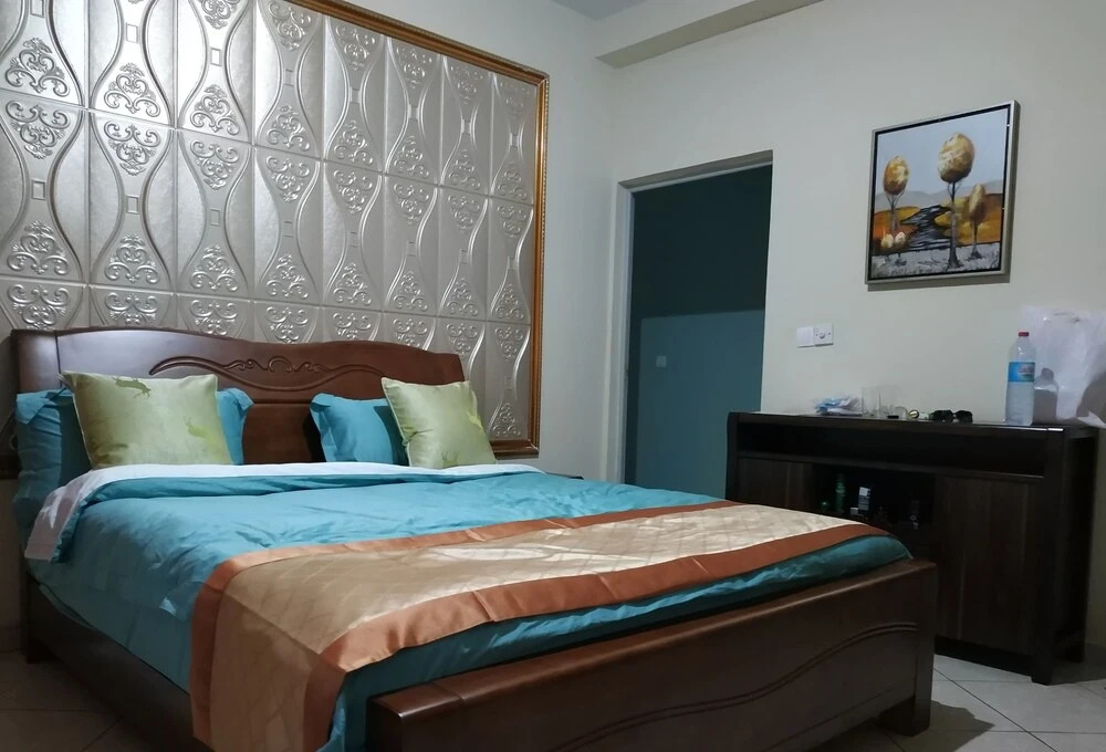 Le Golden Hse