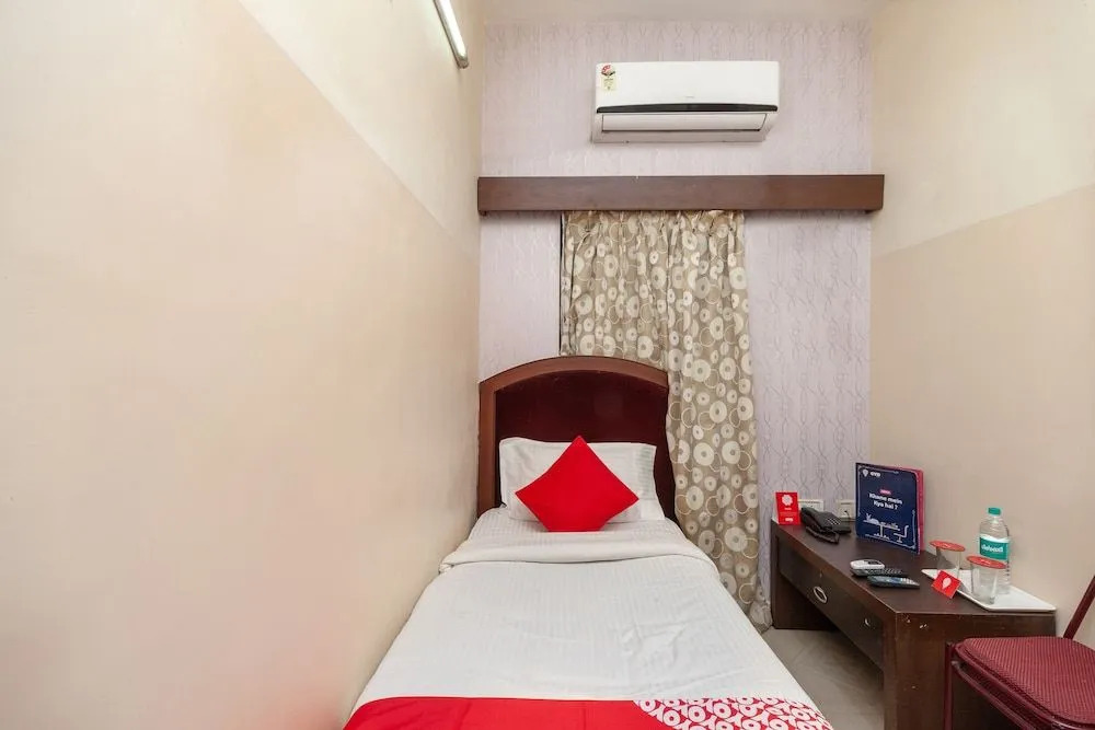 Oyo 8410 Rajeswari Tower
