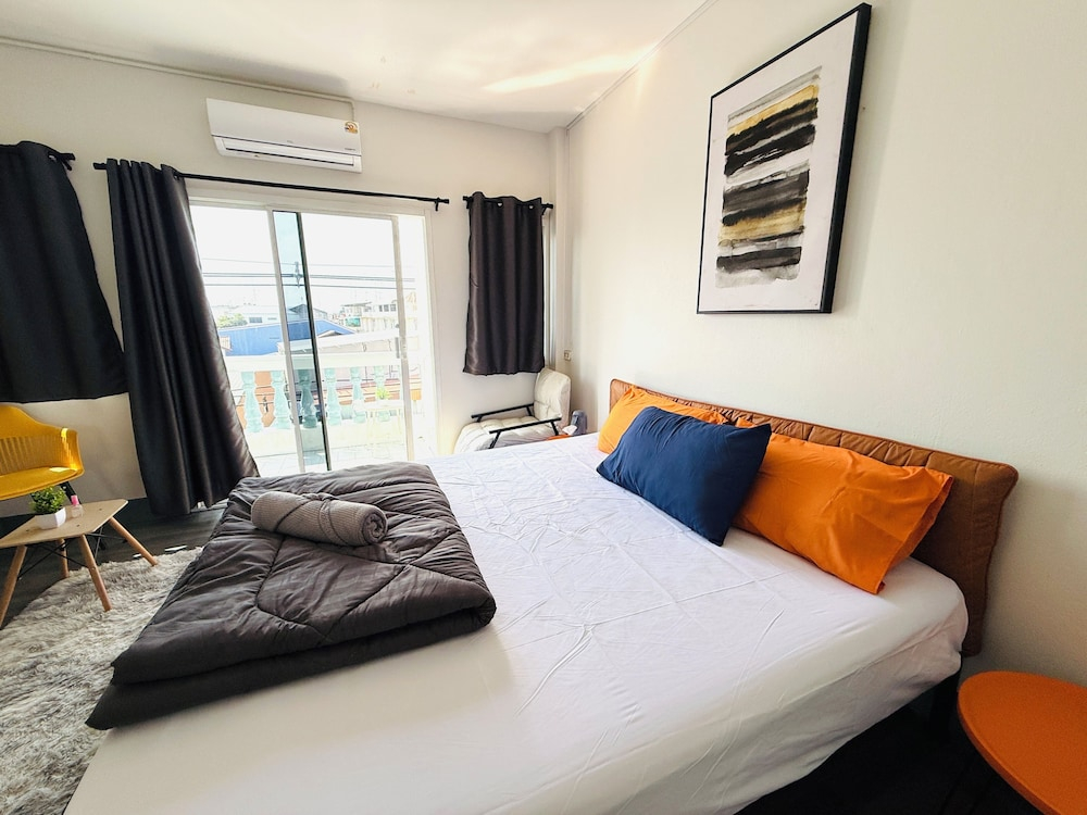 Hee Pee hostel Buriram