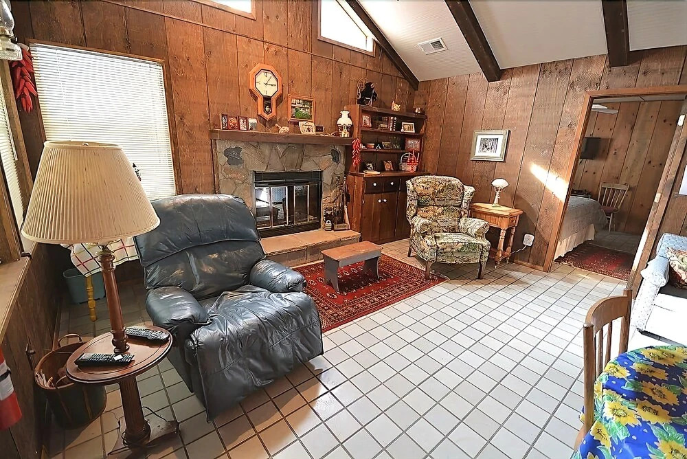La Grange Cabin - Two Bedroom Cabin