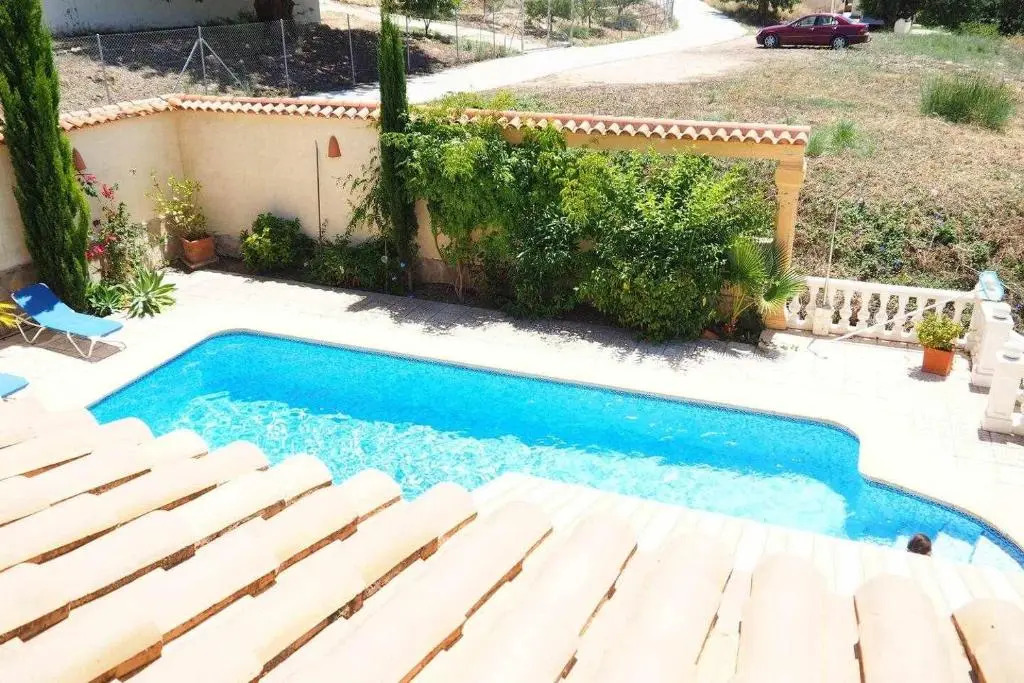 Disfruta del relax en villa independiente con gran piscina privada de 11mx5
