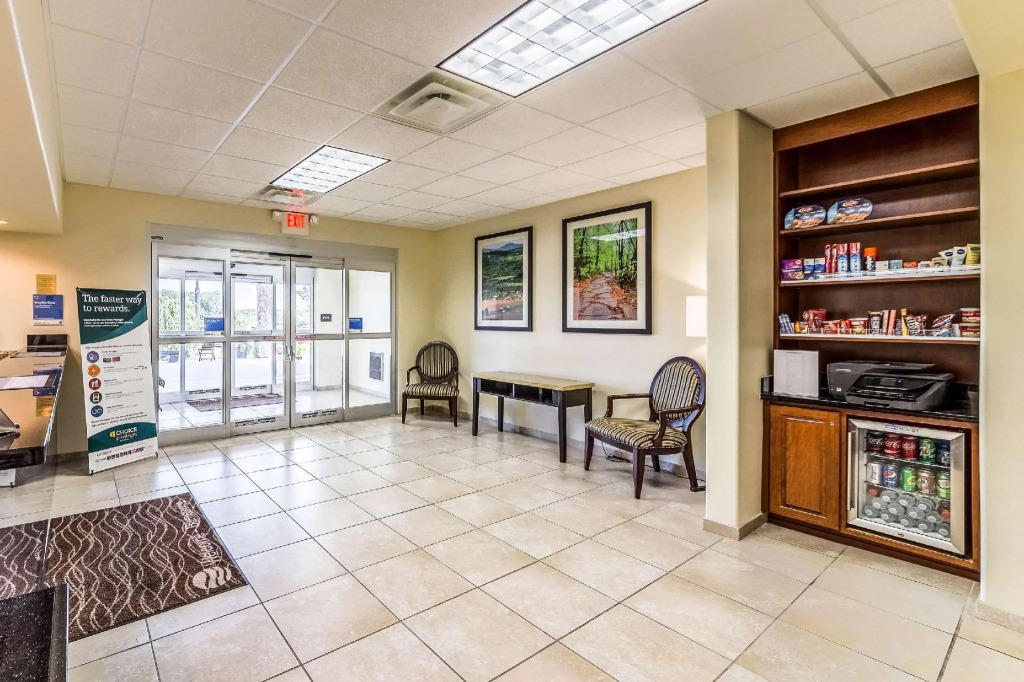 Comfort Inn & Suites Barnesville - Frackville