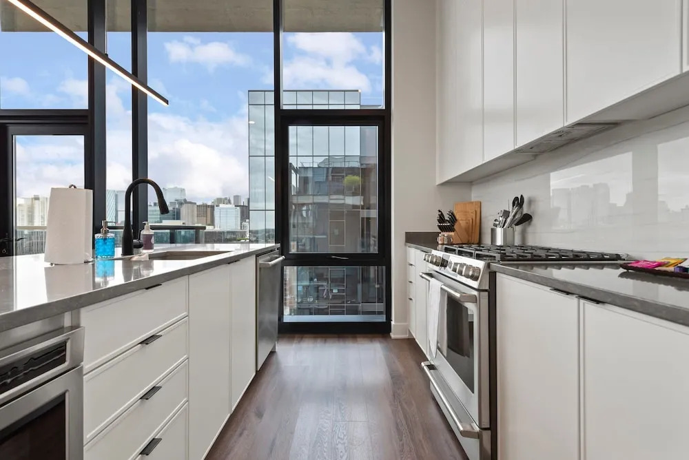 Fulton Market Penthouse 4BR Family Fun Views