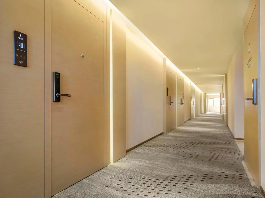 Lavande Hotel (Chongqing Yangjiaping Pedestrian Street Metro Station)