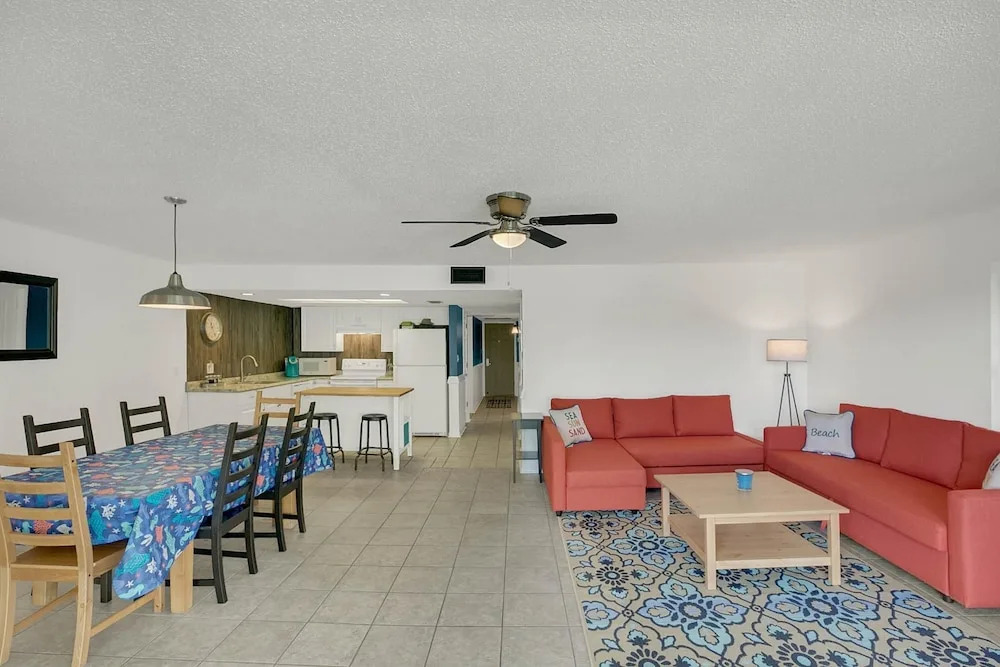 19610 Gulf Blvd Condo Unit 109 2 Bedrooms 2 Bathrooms Condo
