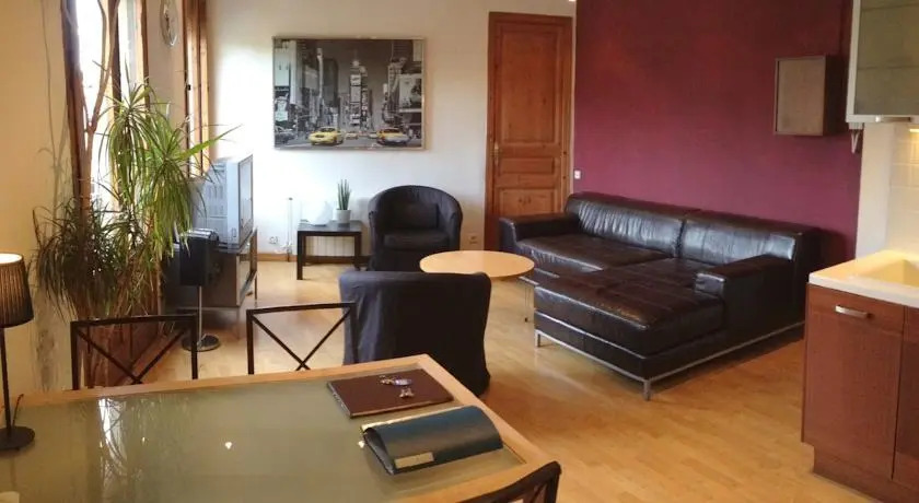 Taulat Apartments