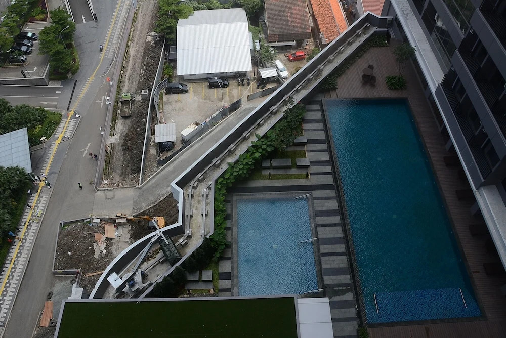 Modern 1BR at Ciputra World 2 Apartment