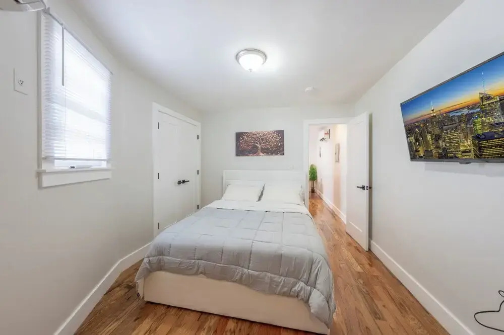 Modern 2BR North Ironbound Apartment