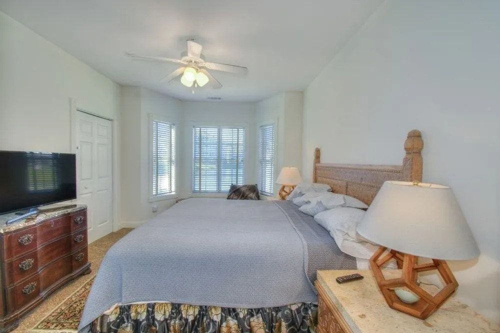 Magnolia Pointe Luster Leaf 4825-102
