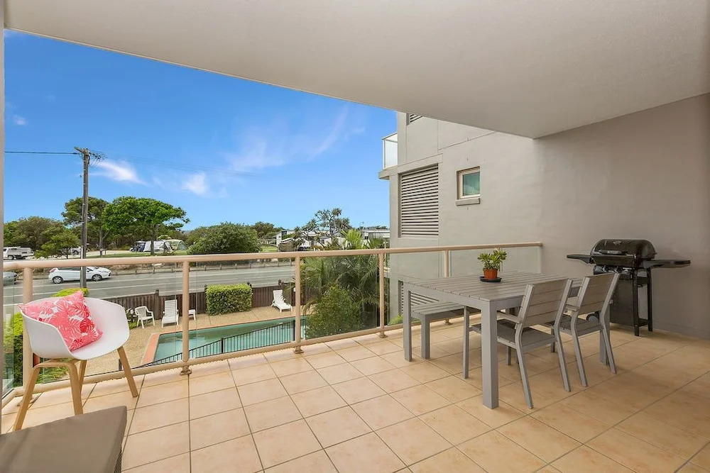 BEACH BLISS LUXURIOUS APARTMENT with POOL