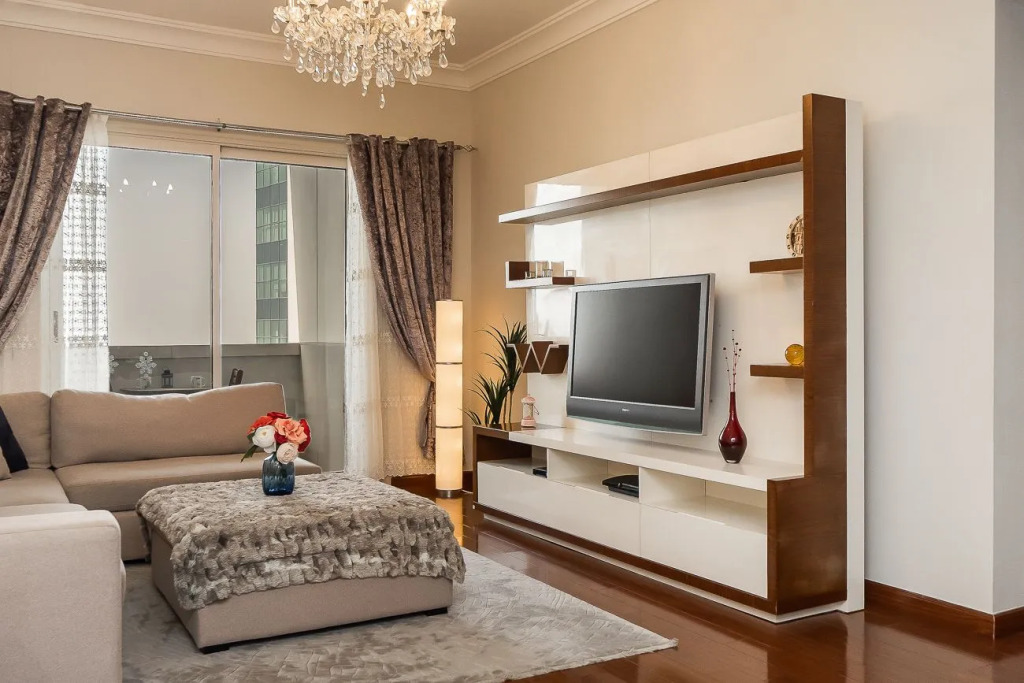 Beautiful Apt. With City Views In Lakeshore Tower