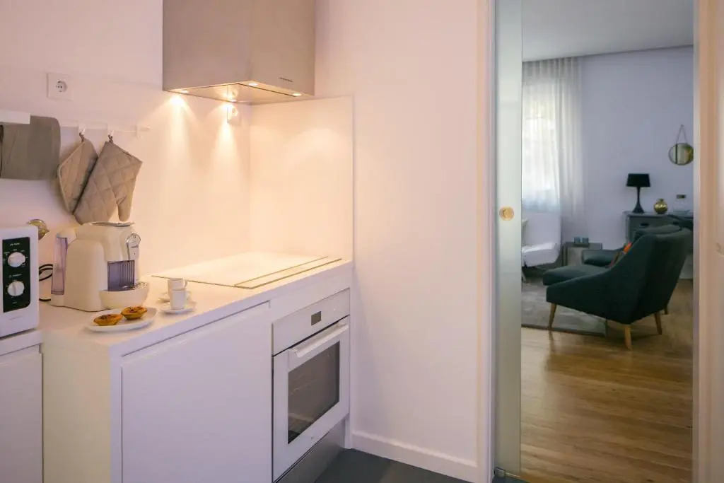 Spacious 2-Bed Apartment with Interior Terrace near Marquês de Pombal, Lisbon - TTL300