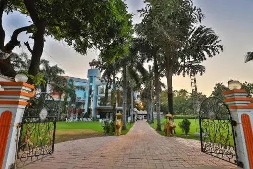 Oyo 22368 Riya Revati Resort